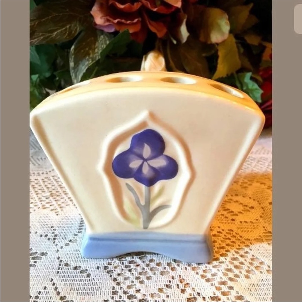 Ceramic Toothbrush Holder W Blue Flower